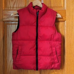 Old Navy Red full zip vest, boys size 8 (medium)